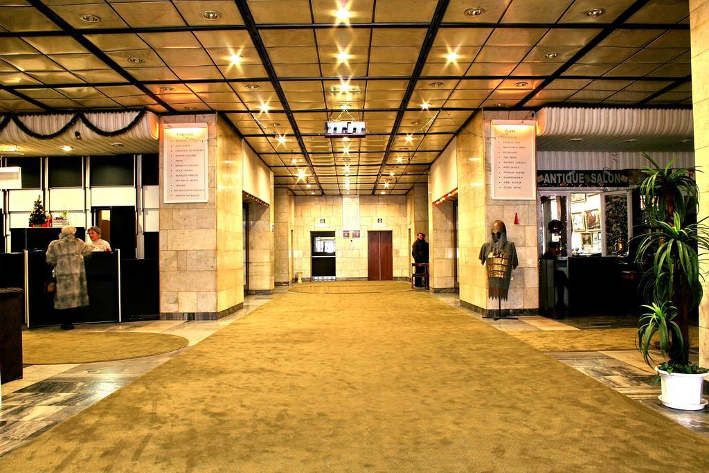 Cosmos Hotel Chişinău Exterior foto