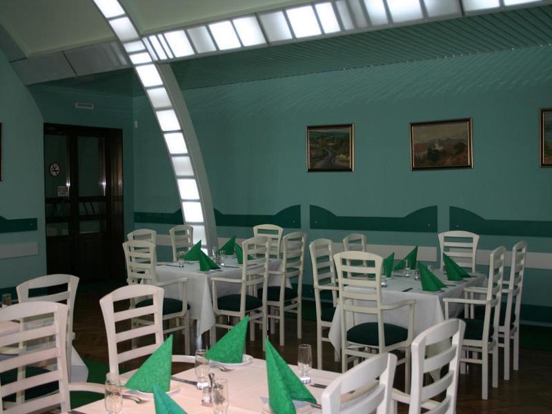 Cosmos Hotel Chişinău Exterior foto