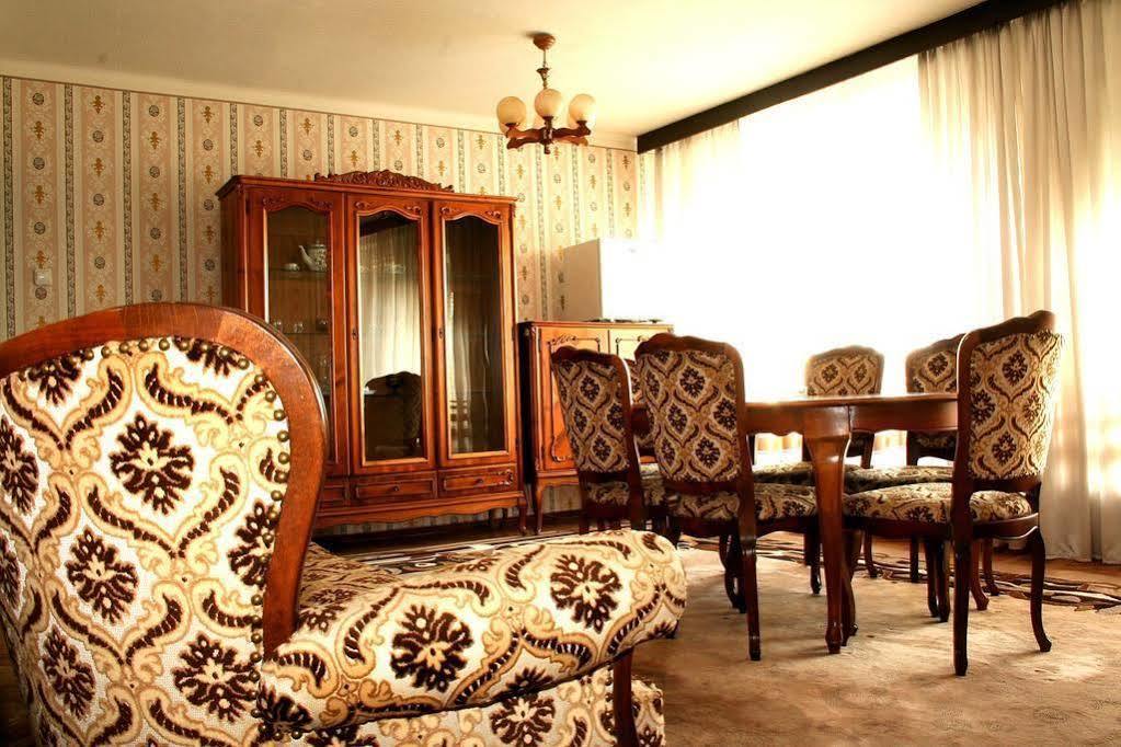Cosmos Hotel Chişinău Exterior foto